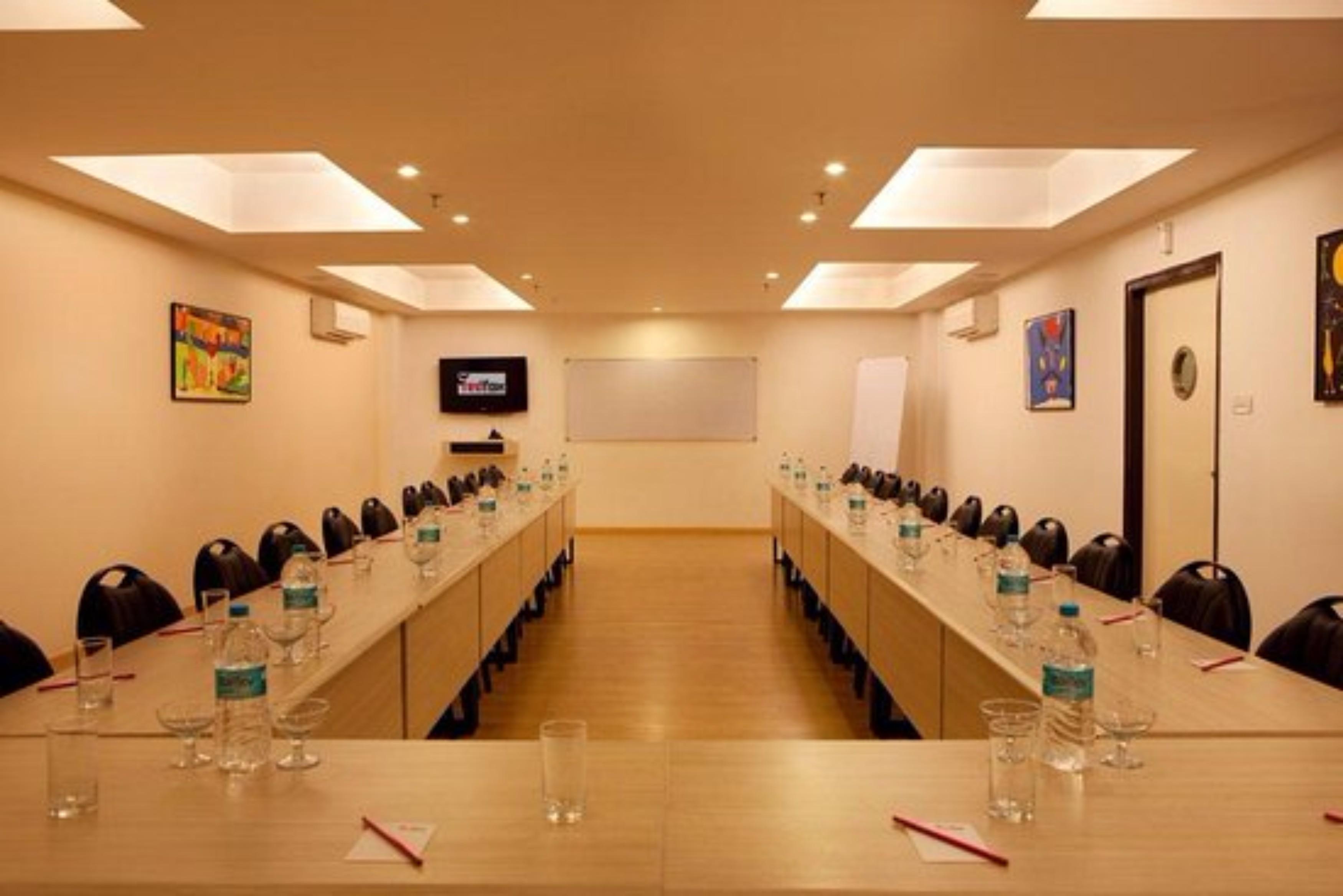 Red Fox Hotel, Chandīgarh 외부 사진
