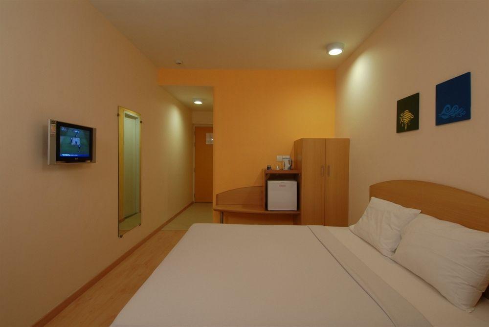 Red Fox Hotel, Chandīgarh 외부 사진