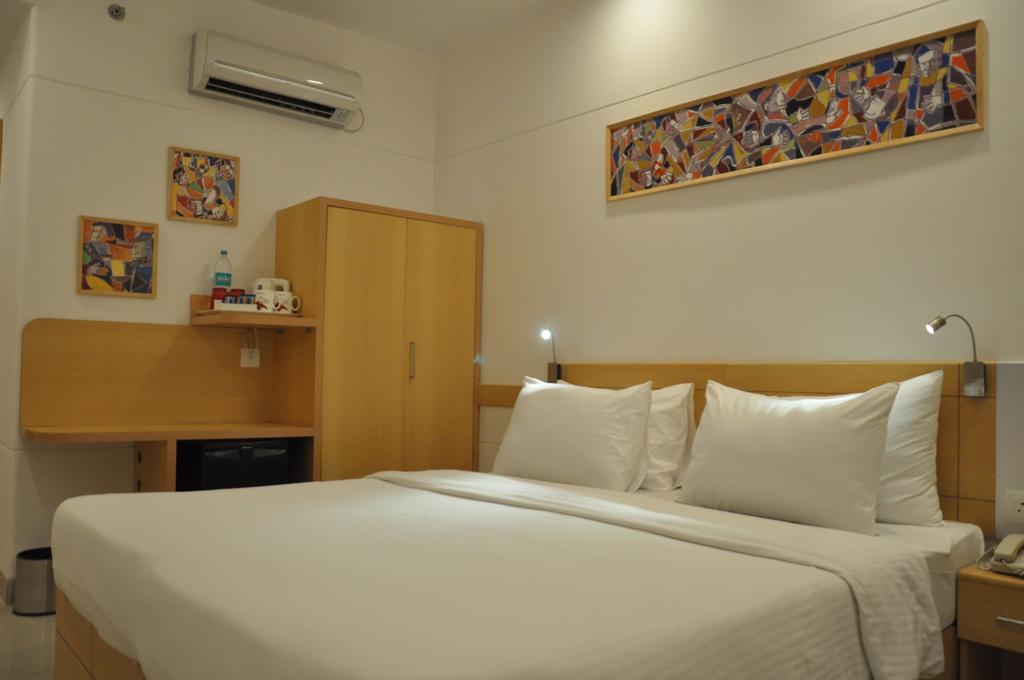 Red Fox Hotel, Chandīgarh 외부 사진