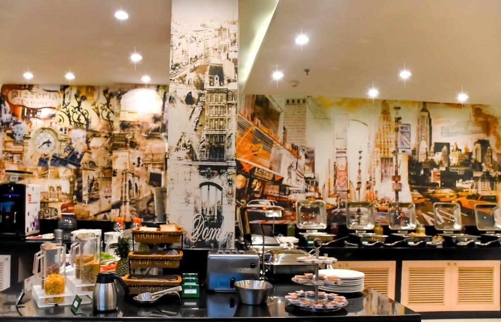 Red Fox Hotel, Chandīgarh 외부 사진