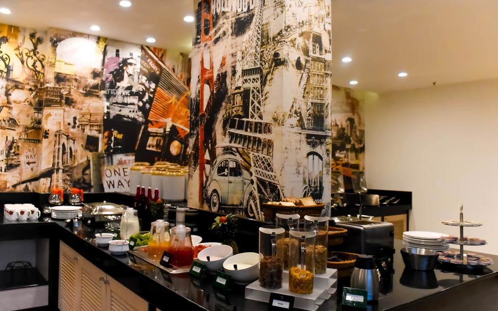 Red Fox Hotel, Chandīgarh 외부 사진