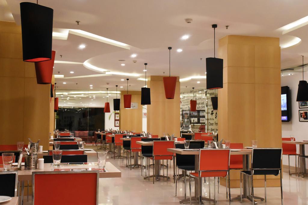 Red Fox Hotel, Chandīgarh 외부 사진